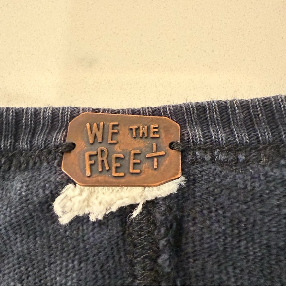 We The Free Lace Up Long Sleeve Distressed Layering Shirt Womens Small Navy Blue - Picture 4 of 7